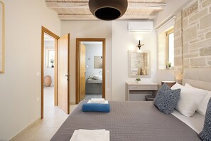 10 bedrooms, iron/ironing board, free WiFi, bed sheets