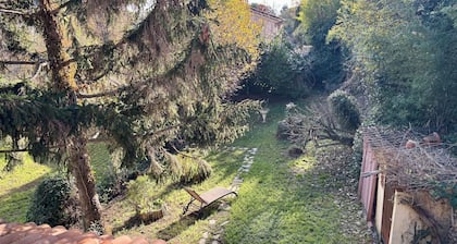 2 rooms in detached house, quiet, outdoor space