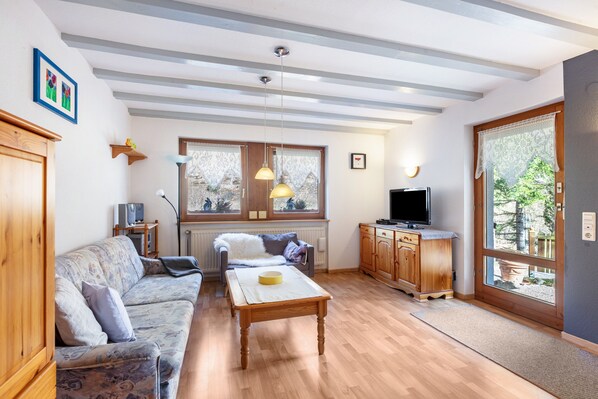 Téléviseur, lecteur de DVD, chaîne audio