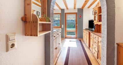 Ferienwohnung 'Maria' mit Bergblick, privater Terrasse und WLAN