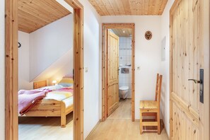 1 bedroom, free WiFi, bed sheets - Holiday Apartment 'Zum Silberberg' with Mountain View, Shared Garden and Wi-Fi (Todtnau)