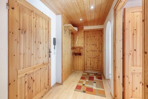 Interior - Holiday Apartment 'Zum Silberberg' with Mountain View, Shared Garden and Wi-Fi (Todtnau)