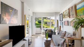 TV, DVD player, stereo