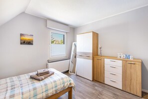 1 bedroom, iron/ironing board, free WiFi, bed sheets