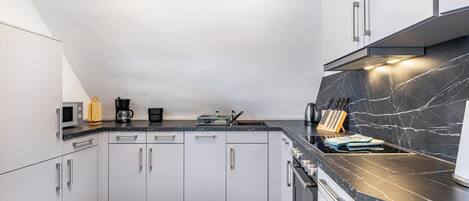 Fridge, microwave, oven, stovetop