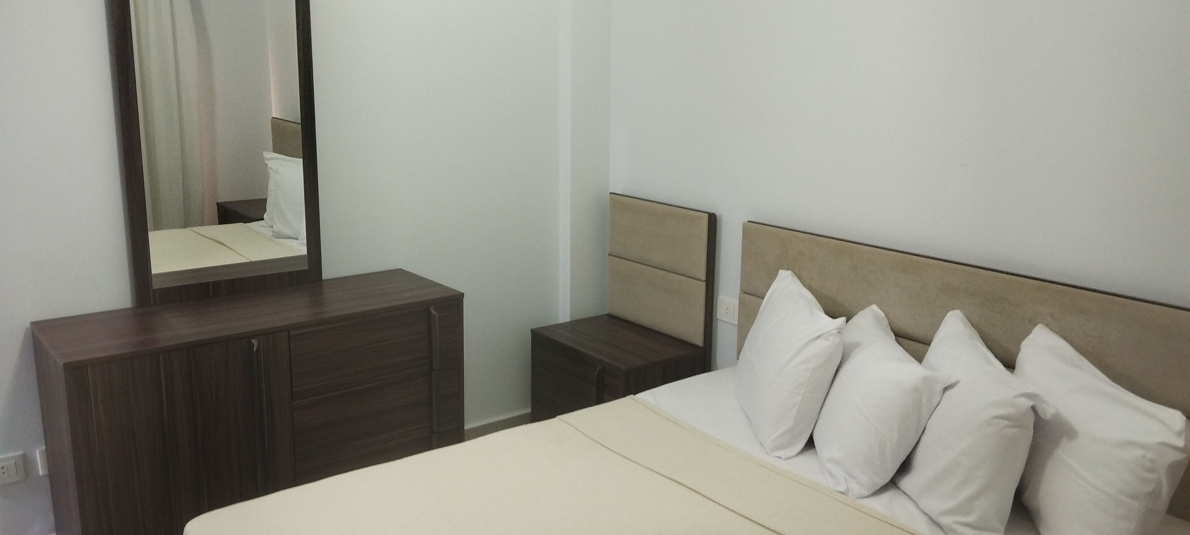 3 chambres, fer et planche à repasser, draps fournis