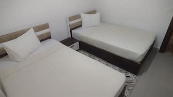 3 bedrooms, iron/ironing board, bed sheets