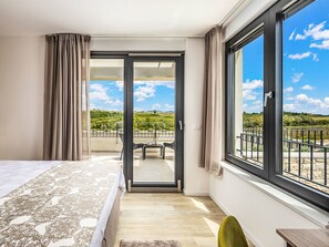 8 habitaciones, tabla de planchar con plancha y wifi 