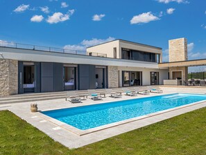 Opvarmet pool