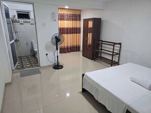 1 chambre, fer et planche Ă repasser, accĂšs Internet, draps fournis