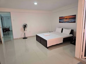 1 bedroom, iron/ironing board, internet, bed sheets