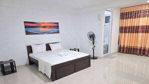 1 bedroom, iron/ironing board, internet, bed sheets - Kandy City View MPM Guest Room - 2B1 (Kandy)