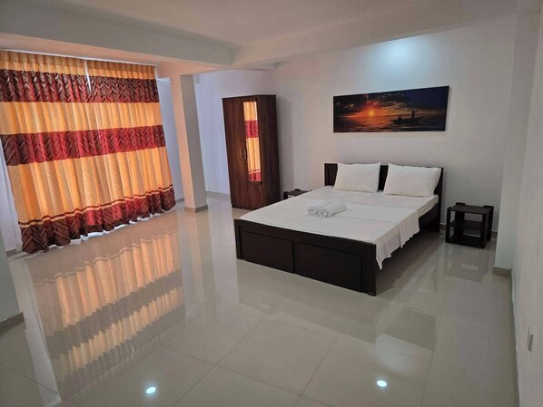 1 bedroom, iron/ironing board, internet, bed sheets