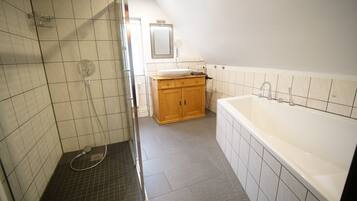 Haartrockner, Handtücher