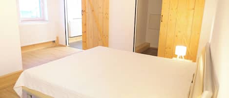 1 bedroom, travel crib, free WiFi, bed sheets