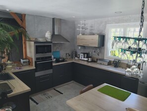 Micro-ondas, fogão, cooktop, lava-louças