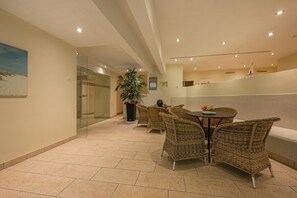 Dining - Südwind 24 - beachfront home with balcony, sauna and swimming pool (Zempin)