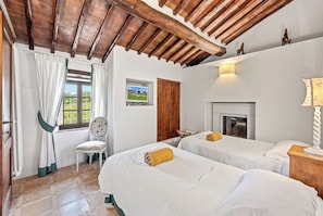 4 Schlafzimmer, Bügeleisen/Bügelbrett, Reisekinderbett, kostenloses WLAN