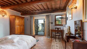 7 camere, ferro/asse da stiro, culla da viaggio, Wi-Fi gratuito