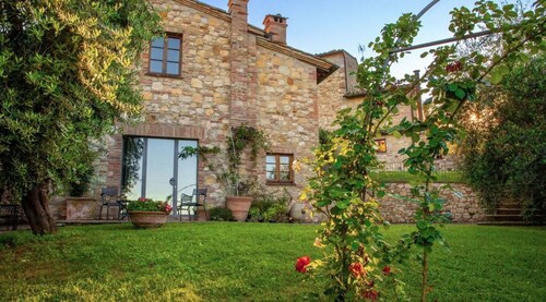 Villa in Montepulciano with 7 bedrooms sleeps 14