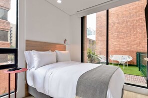 1 slaapkamer, een strijkplank/strijkijzer, wifi, beddengoed