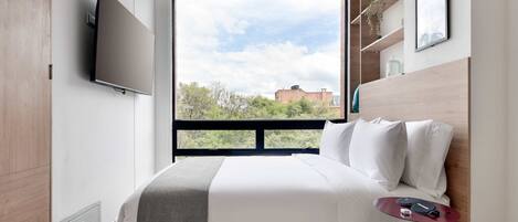 1 dormitorio, tabla de planchar con plancha, wifi y ropa de cama