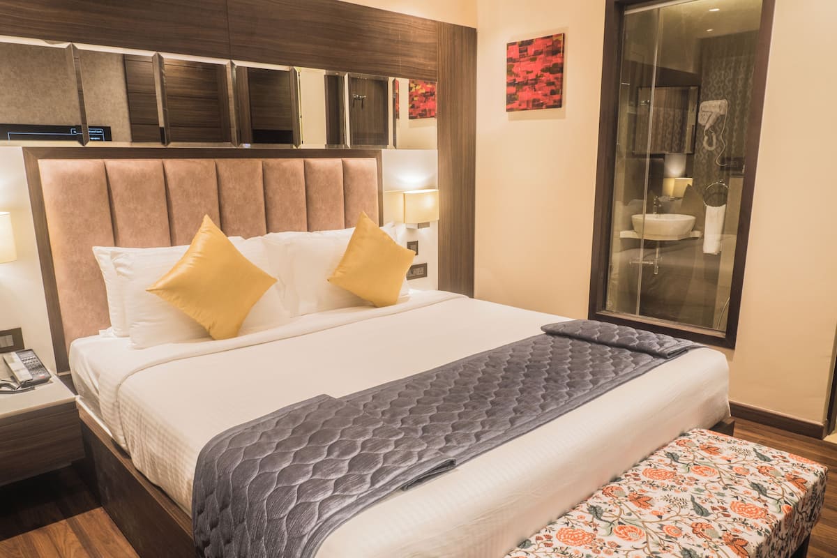 Superior Double Room | In-room safe, blackout drapes, iron/ironing board, free WiFi
