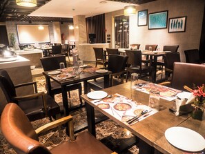 2 Restaurants; Frühstück, Mittagessen und Abendessen werden serviert