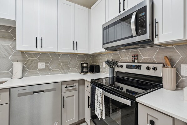 Fridge, microwave, oven, stovetop