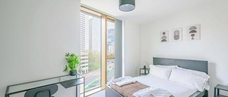 1 Schlafzimmer, Schreibtisch, Bügeleisen/Bügelbrett, WLAN