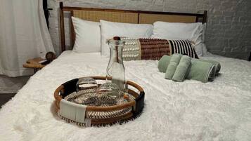 4 bedrooms, in-room safe, desk, iron/ironing board