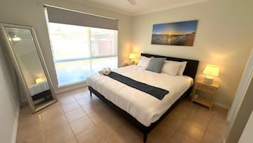 4 bedrooms, free WiFi, bed sheets