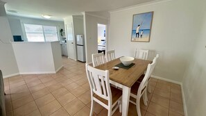 Dining - Geographe Bay Holiday Stay (Geographe)
