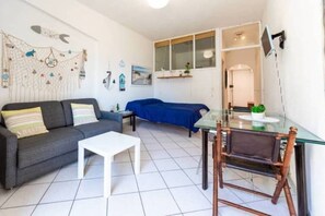 Living area - Apartment SEA VIEW OSTIA beachfront near Metro to ROME (Lido di Ostia)