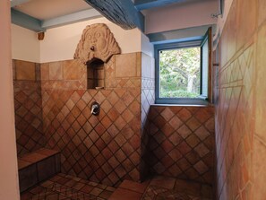 Shower, eco-friendly toiletries, hair dryer, towels