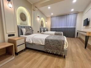 Comfort Τρίκλινο Δωμάτιο | Μίνι μπαρ, χρηματοκιβώτιο στο δωμάτιο, σίδερο/σιδερώστρα, δωρεάν Wi-Fi 