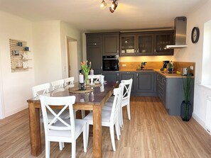 Dining - "Discover Your Perfect Getaway at Ferienhaus Groot Dagebüll!" (Dagebüll)