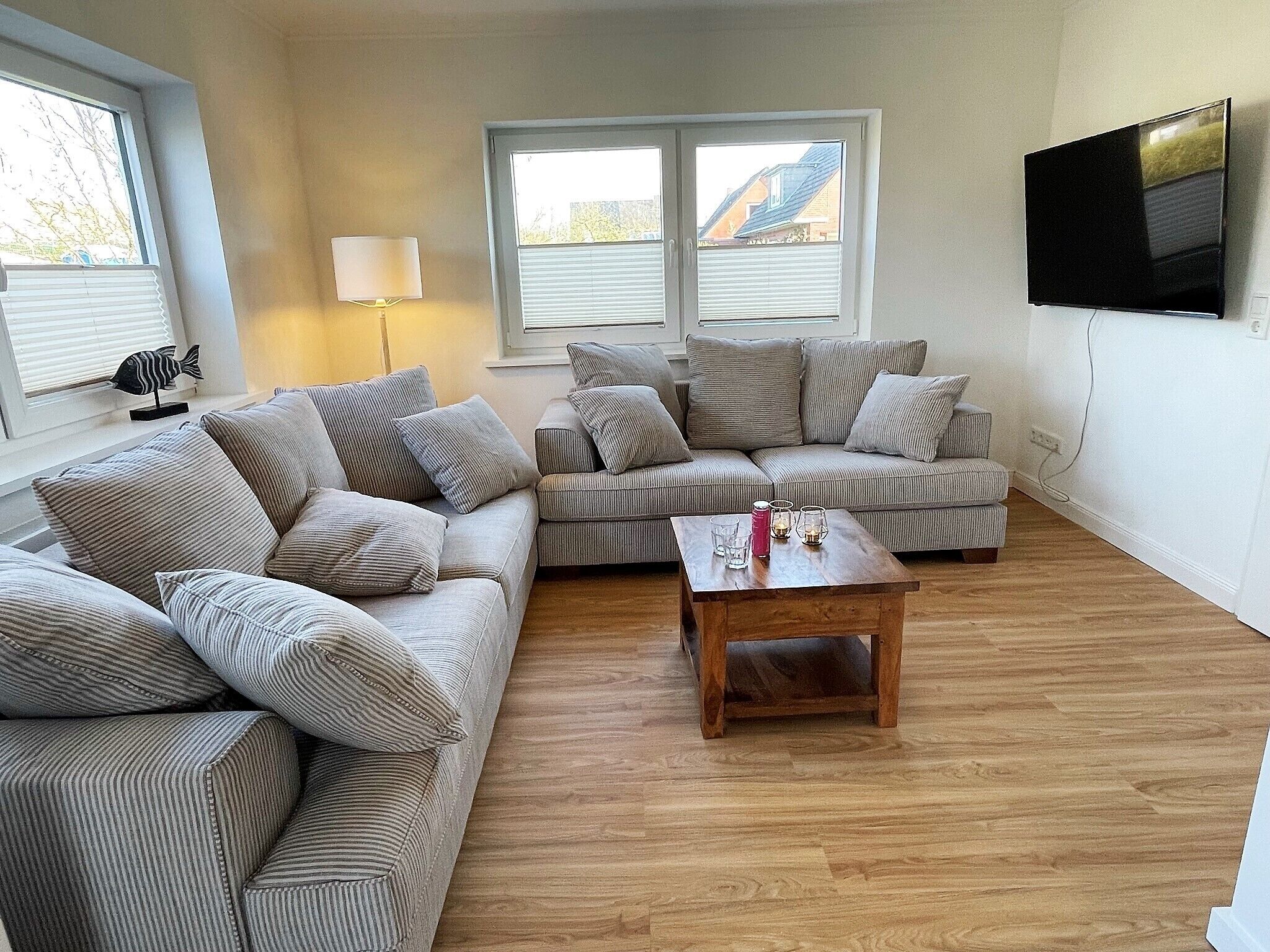 TV, fireplace, stereo