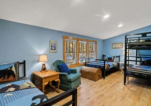 13 Schlafzimmer, B ügeleisen/Bügelbrett, Reisekinderbett, WLAN