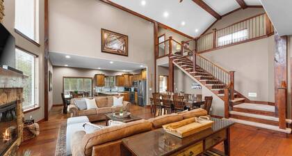 Lodge! Table Rock Lake! Near Branson Amenities!