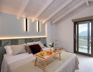 In-room safe, blackout curtains, soundproofing, iron/ironing board - Flos Apartments (Chania)