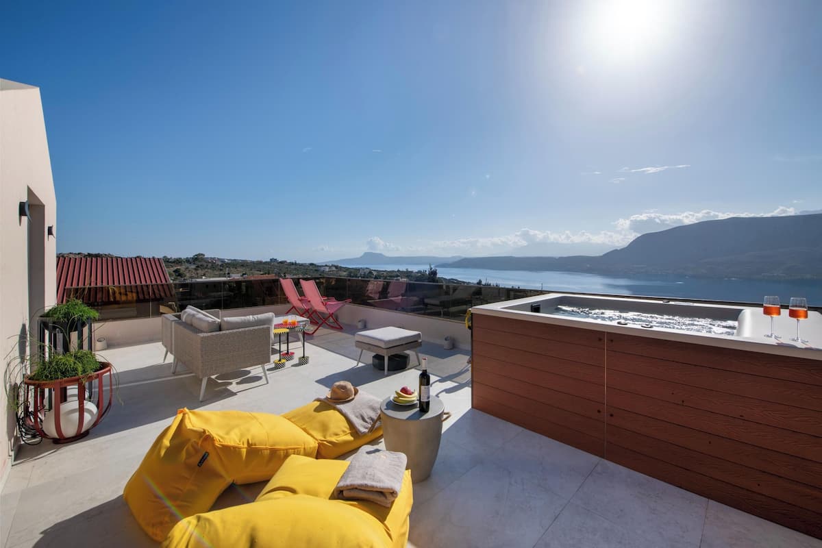 Appartamento Luxury, idromassaggio, vista mare | Vista dalla camera