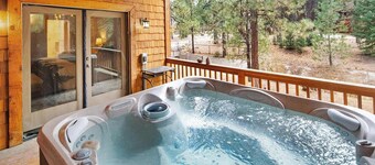 Snow Summit. Huge 6BR Chalet w/ Game Room, Spa.