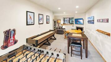 Spielezimmer