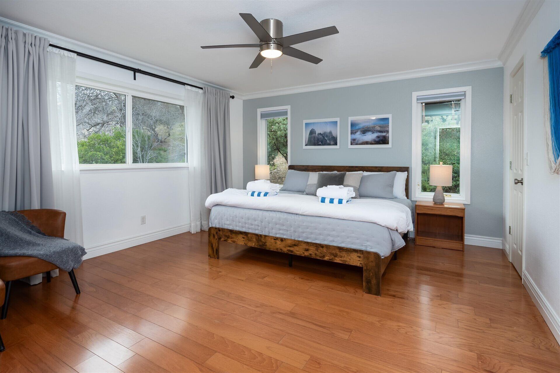 3 chambres, fer et planche à repasser, Wi-Fi gratuit, draps fournis