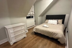 3 多间卧室、免费 WiFi、床单