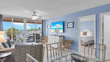 2 bedrooms, iron/ironing board, travel cot, WiFi