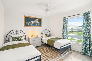 3 bedrooms, iron/ironing board, free WiFi, bed sheets