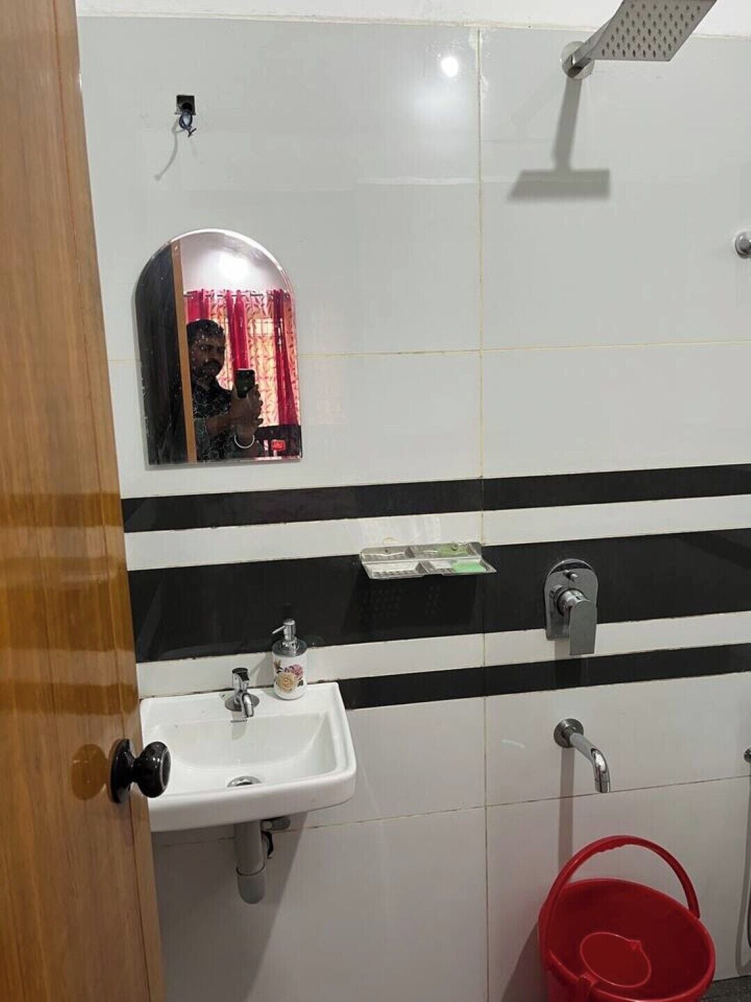 淋浴设施、毛巾