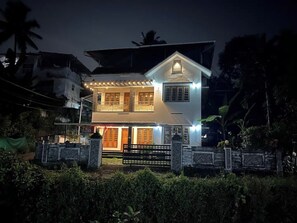 Exterior - Charming 2-bedroom house with AC in Kochi (Kochi)